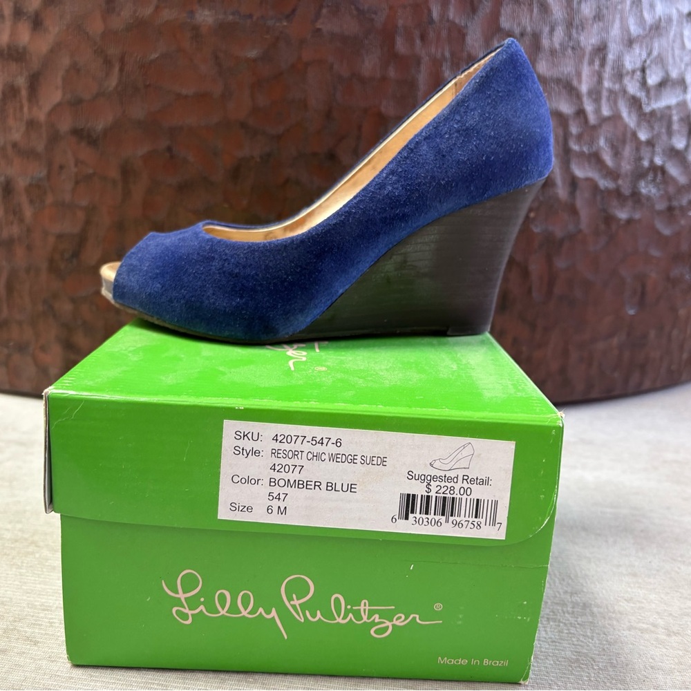VGUC Lilly Pulitzer Resort Suede Wedge shoe in Bomber Blue 6
